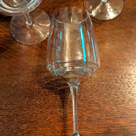 Vintage 2008 Mikasa Ripple (4) Wine Goblet/Glasses - 22oz - Picture 4 of 9